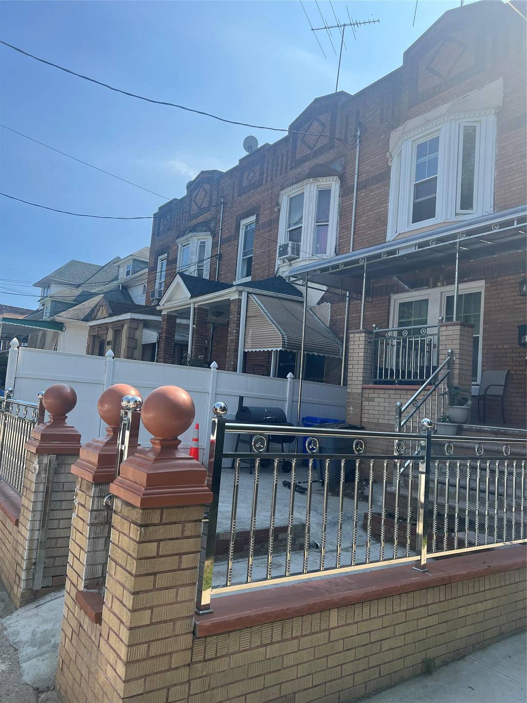 This house have a great possibilities.