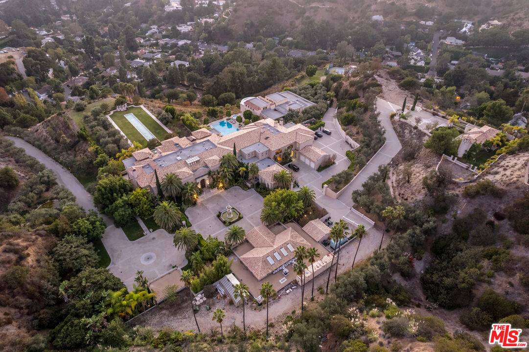 9505   Lania Ln Beverly Hills LA