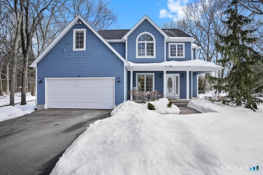 Welcome home to 1252 Burlington Ave.