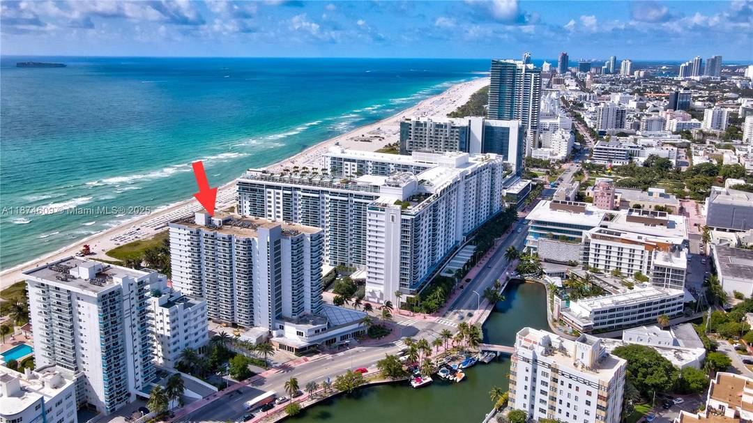 Beautifully updated 1 bed 2 bath condo with ocean and downtown views.