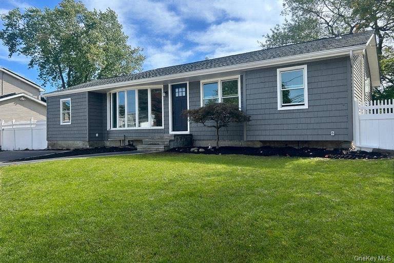 Brand New Renovation 2025, Total remodel, New Plumbing, Heating, Electric, Central Air Conditioning 2 Zone, Hardwood Floors, Shaker Kitchen Cabinets with Peninsula and Quartz Counter Tops, GE Appliances Stainless, 3 ...