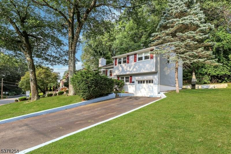 Welcome home to this lovely 3 bedroom, 1.