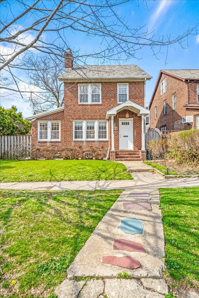 Welcome to 113 09 Union Turnpike a beautifully maintained 3 bedroom, 3 bath residence that blends comfort with everyday convenience.