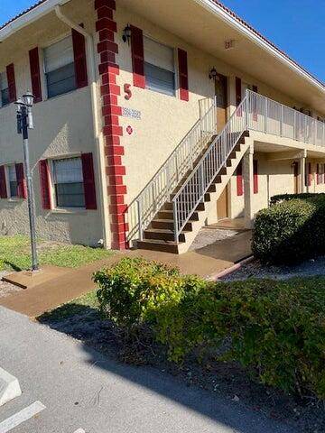 NEWLY REMODELED CHARMING 2ND FL CORNER CONDO, LOCATED IN THE HEART OF CORAL SPRINGS.