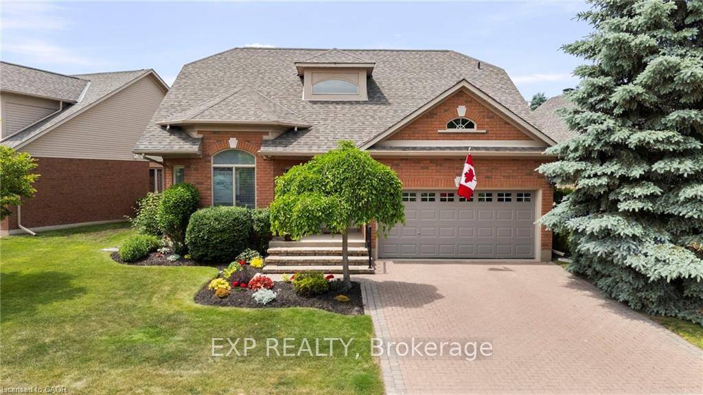 Welcome to 6 Bella Vista Trail, a stunning bungaloft set in one of Alliston's premier neighbourhood's.