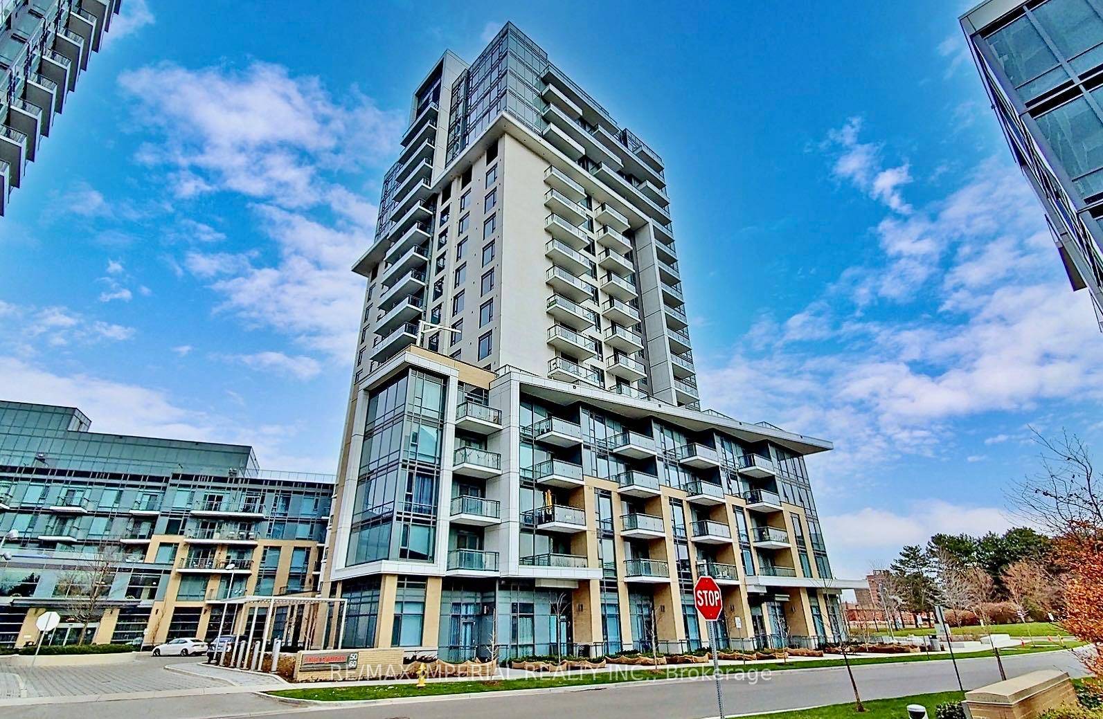 PENTHOUSE UNIT TANDEM PARKING FOR 2 CARS 10 FT CEILINGS.