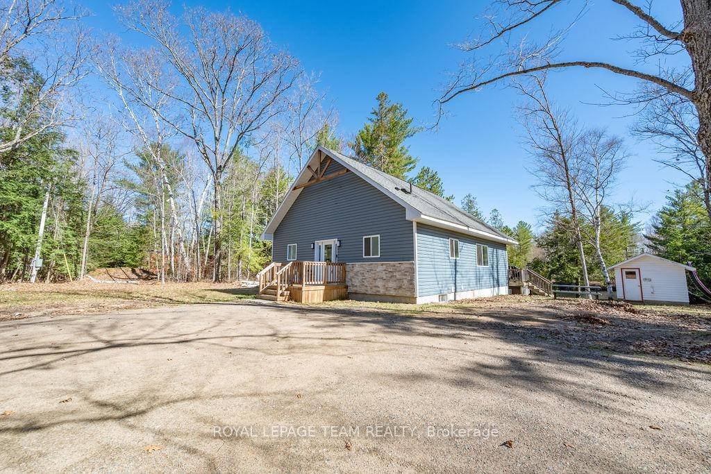 Welcome to this stunning turn key cottage on the beautiful Madawaska River.