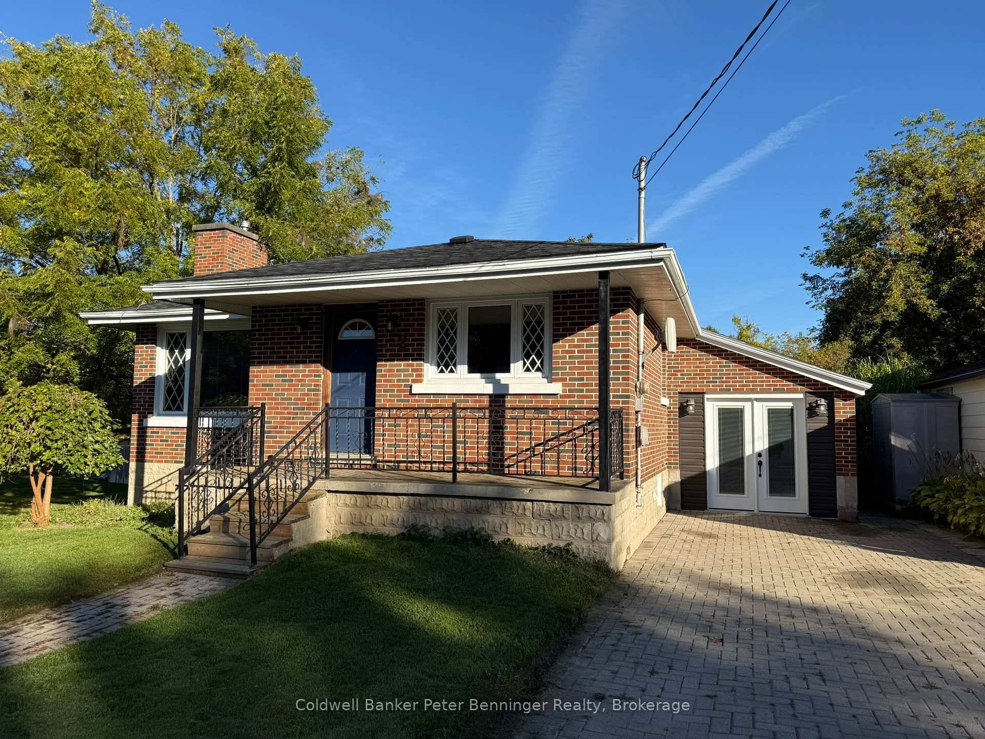 Welcome to this delightful 2 bedroom bungalow that offers comfort, versatility and plenty of potential.