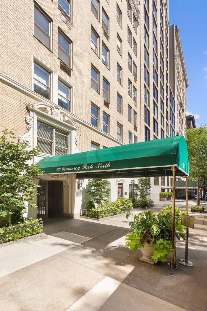 This offering represents the rare opportunity to acquire one of Gramercy Park s most iconic prewar penthouses.