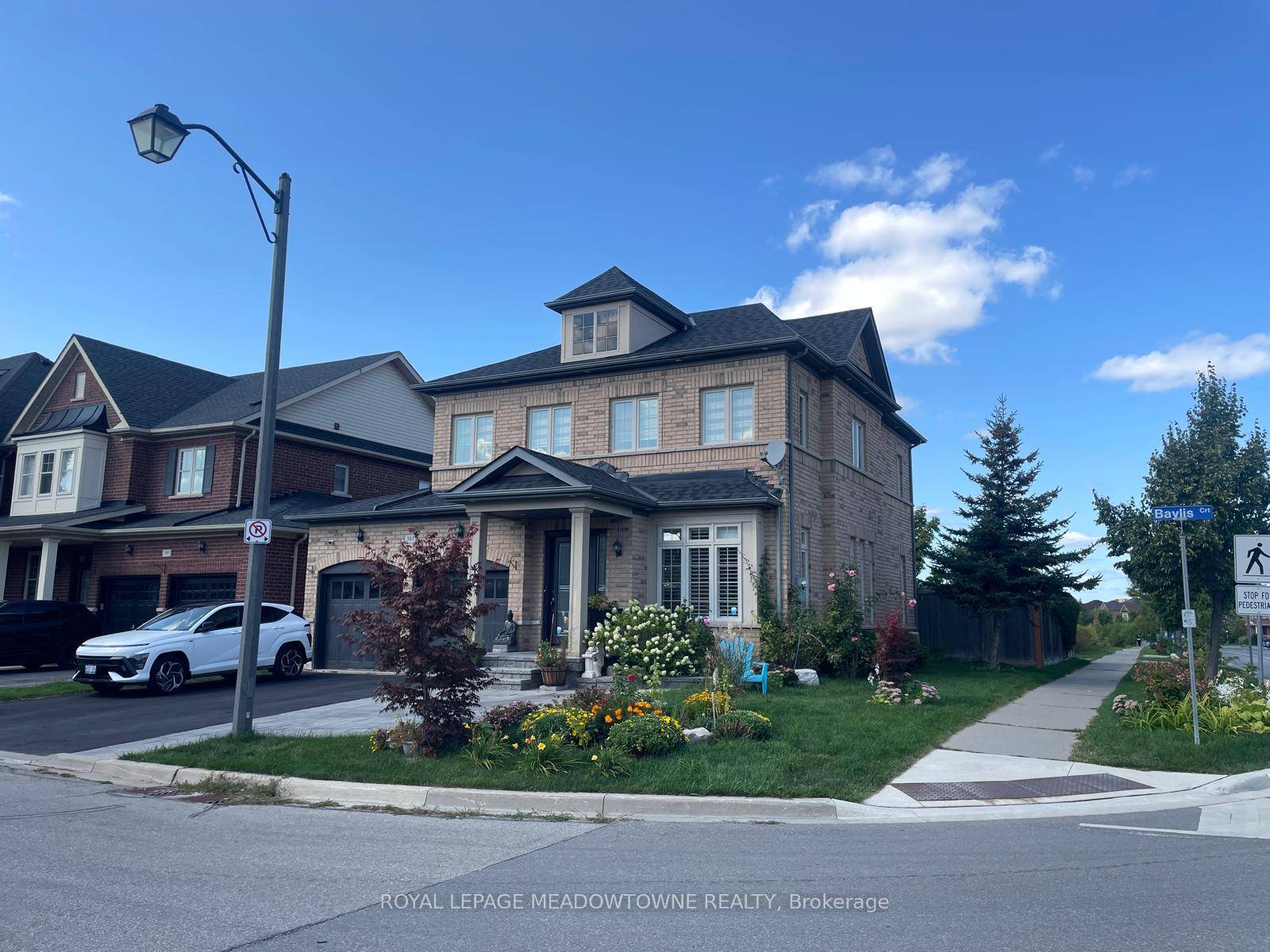 Available for lease in the sought after Scott neighbourhood, this bright and spacious Legal 1 den basement apartment offers a private separate entrance and convenient parking for two vehicles.