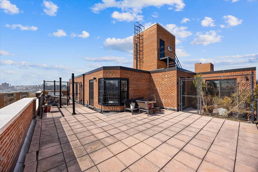 Renovated Three Bedroom Duplex Penthouse w Private Terrace Rarely does an apartment like this come to market.