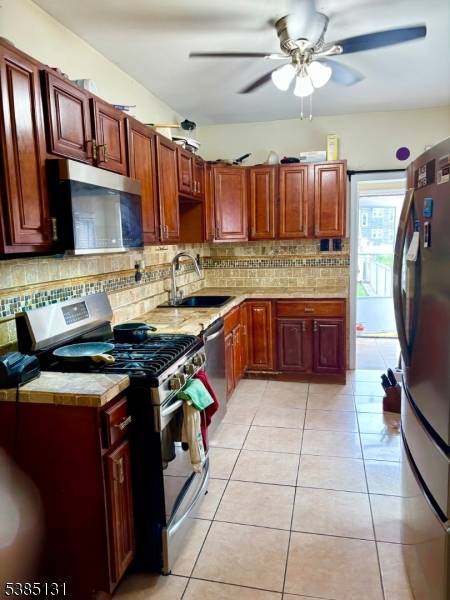 Welcome to this 4 bedroom 1.