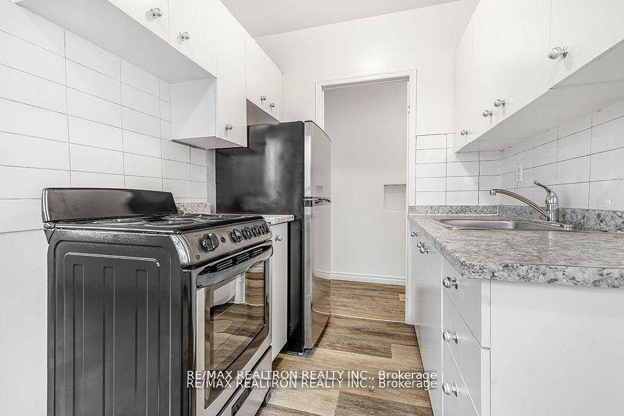 Newly Renovated And Spacious 1 Bedroom Suite.
