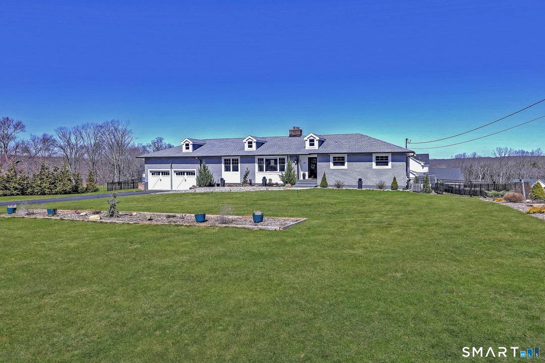 Welcome to Booth Hill Estates, an exclusive enclave of just 18 homes ideally located in the upper Huntington area of Shelton on the Trumbull line.