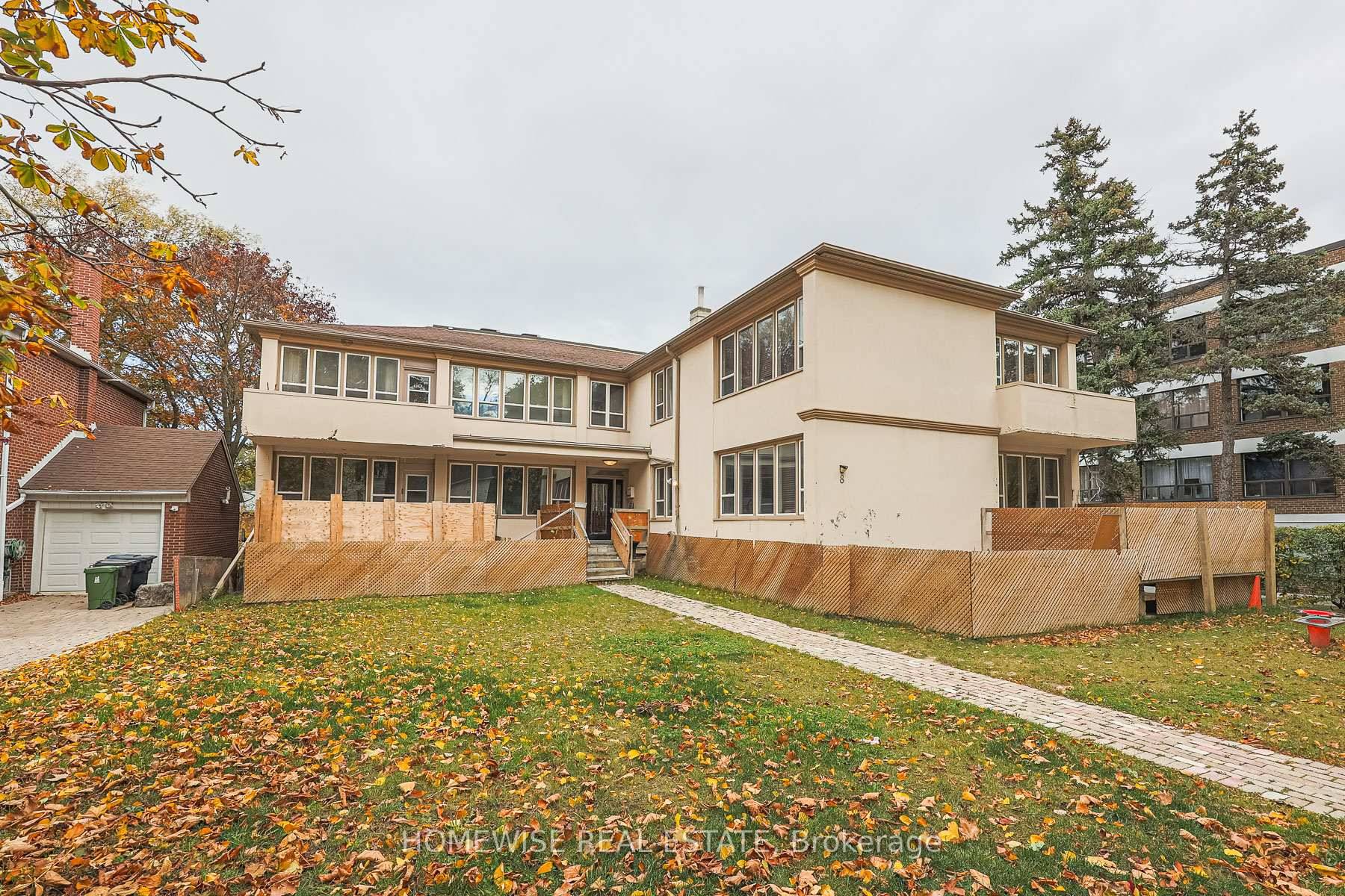 Spacious 3 bedroom apartment in the heart of Forest Hill North.