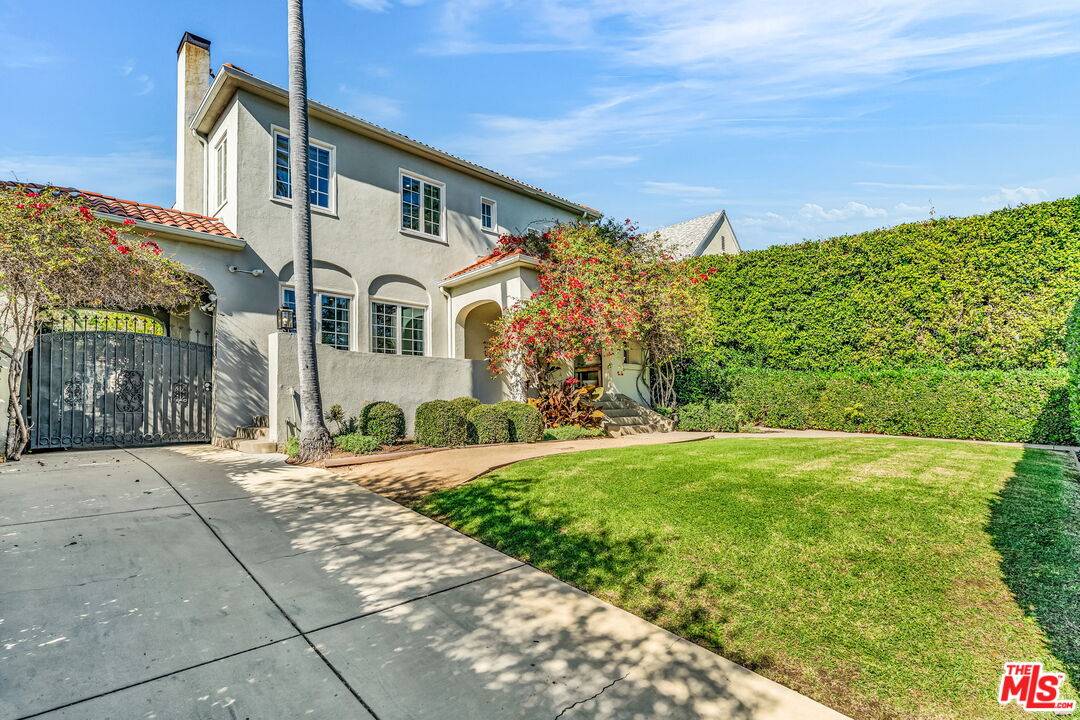 911 S Victoria Ave 4BR La