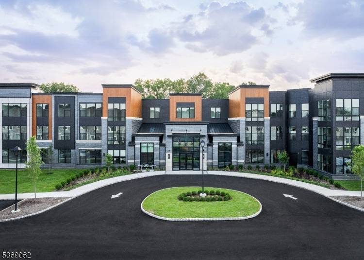 Welcome to Park Arbor, a newly developed luxury rental community in the heart of Old Tappan, NJ.