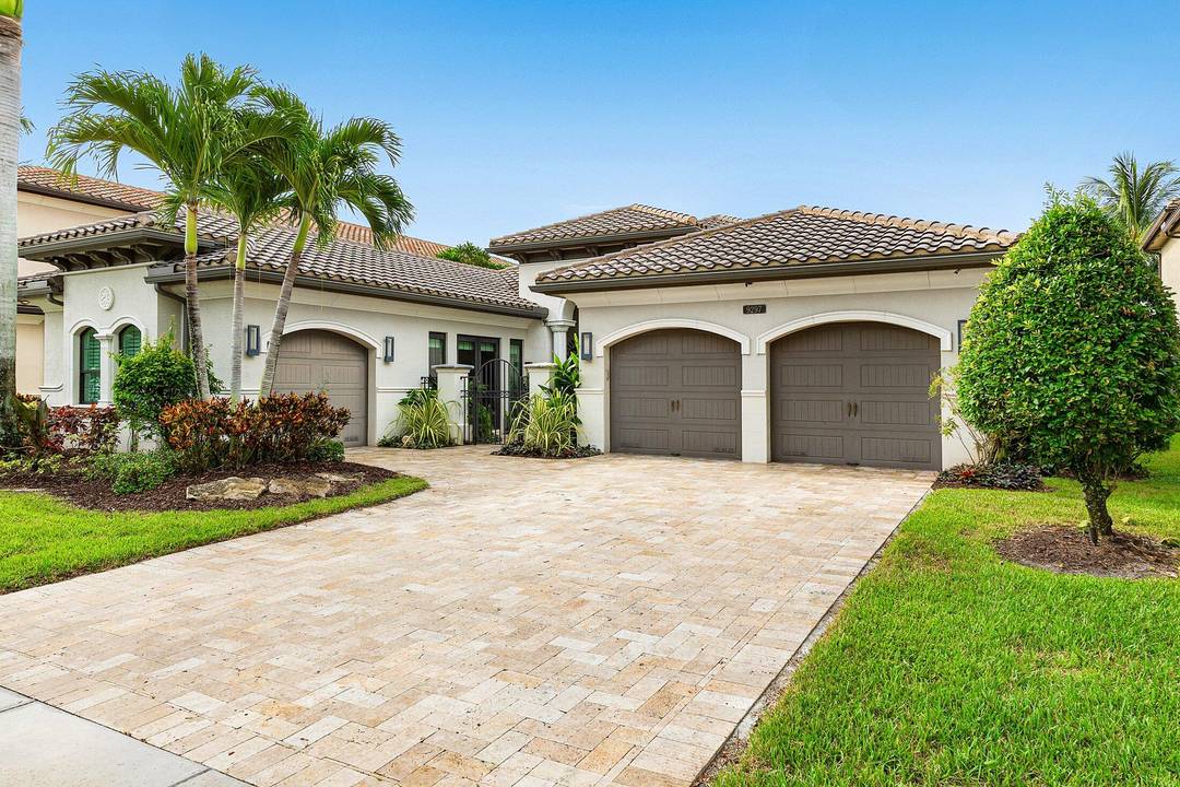 Set behind the prestigious gates of Seven Bridges, this modern single story Victoria floor plan has extensive customizations and is ideally situated on a south facing lakefront lot with custom ...