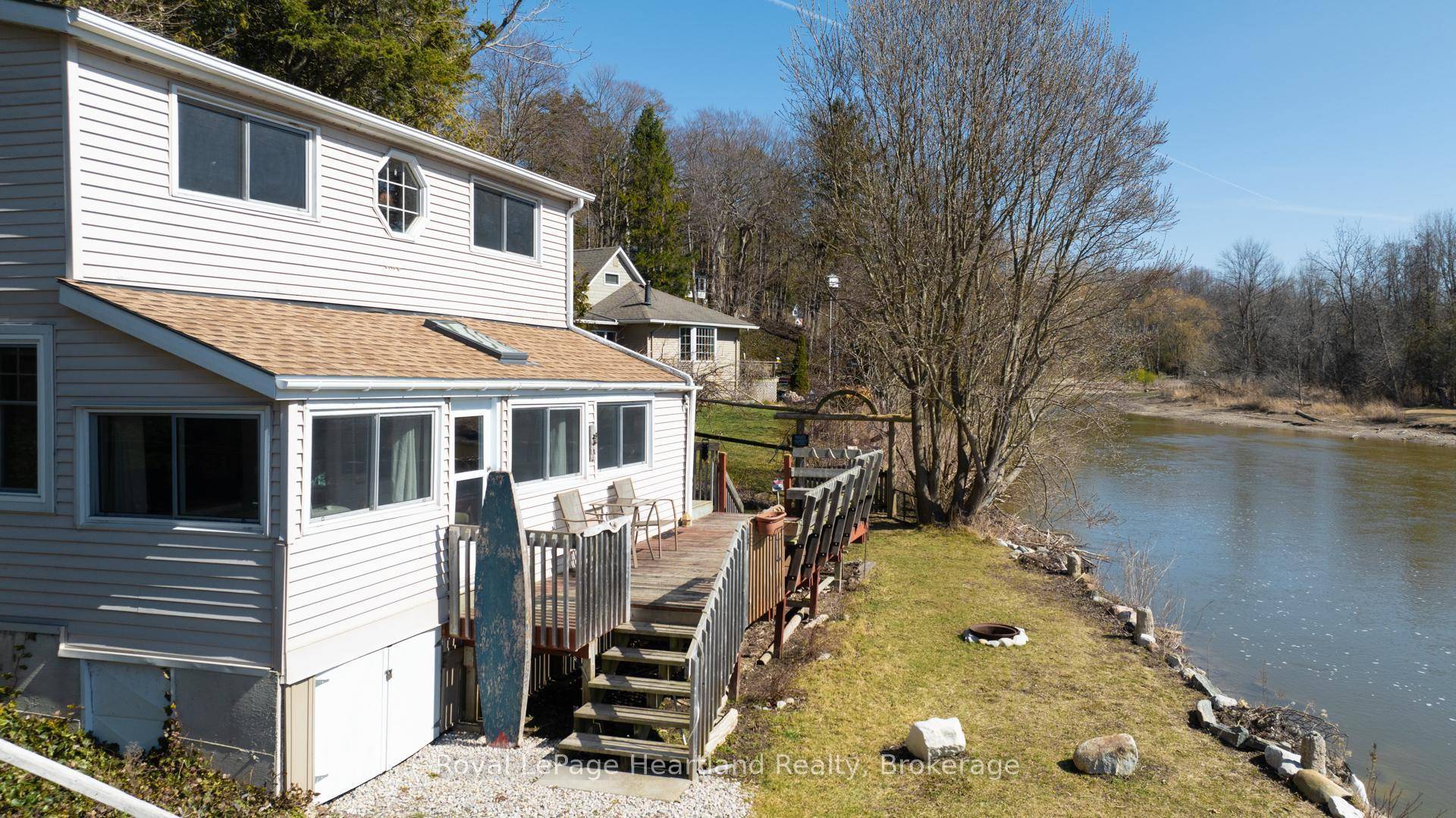 Charming 3 Bedroom Cottage on the Nine Mile River.
