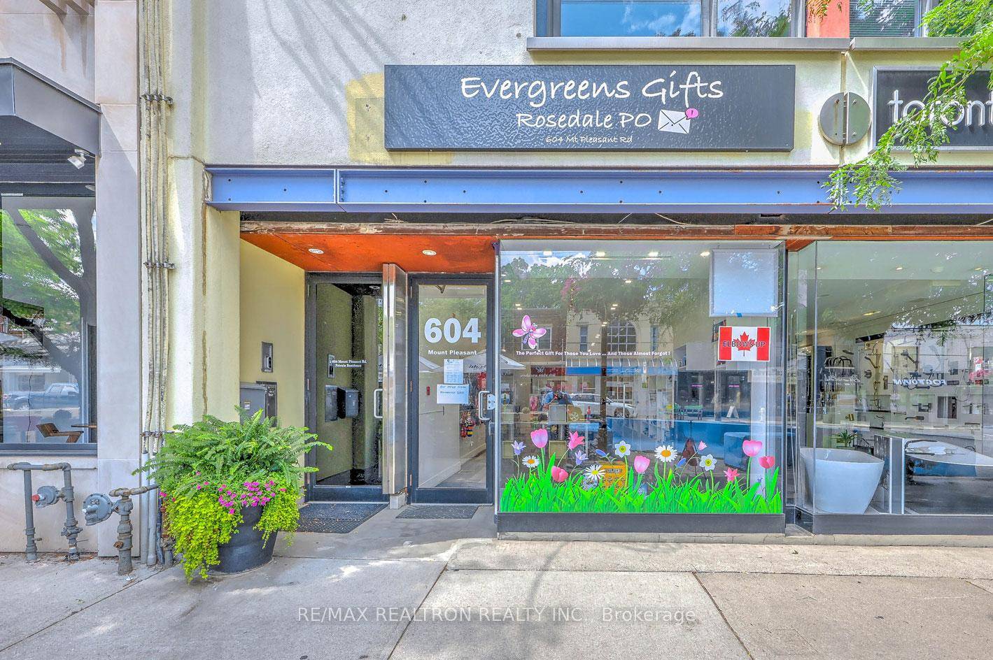 High Exposure Modern Storefront with Extra Wide Display Window offers Fabulous Street Visibility !