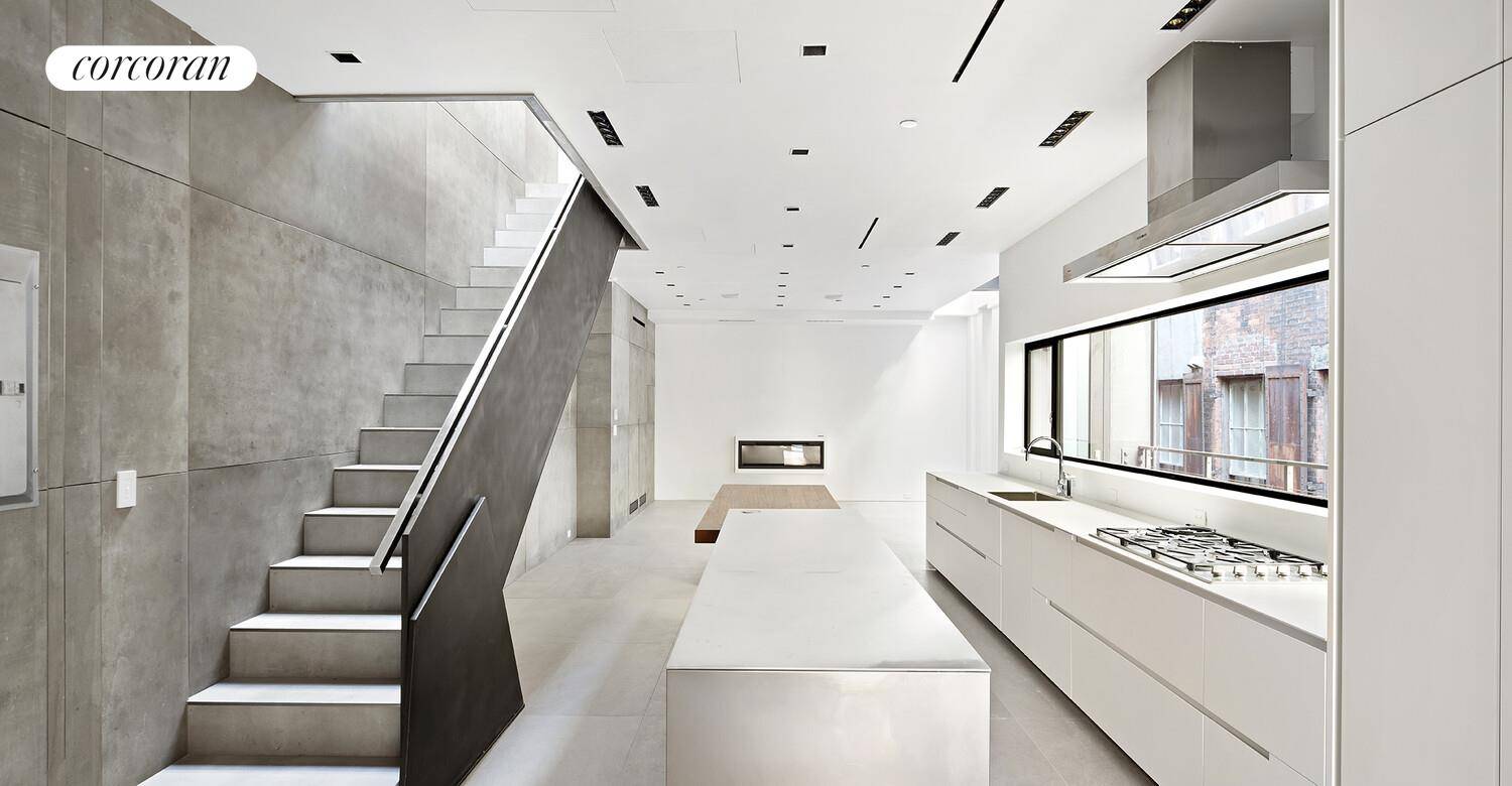 TRIBECA PENTHOUSE DUPLEX PRIVATE OUTDOOR SPACE Immaculate Renovation amp ; Architectural Design RESIDENCE 1 Primary Bedroom 1 Guest Bedroom 2 Full Baths Duplex Approx.