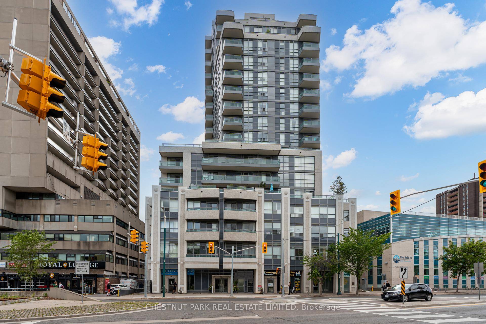 Rarely Available Mosaic Condos Prime Annex Living !