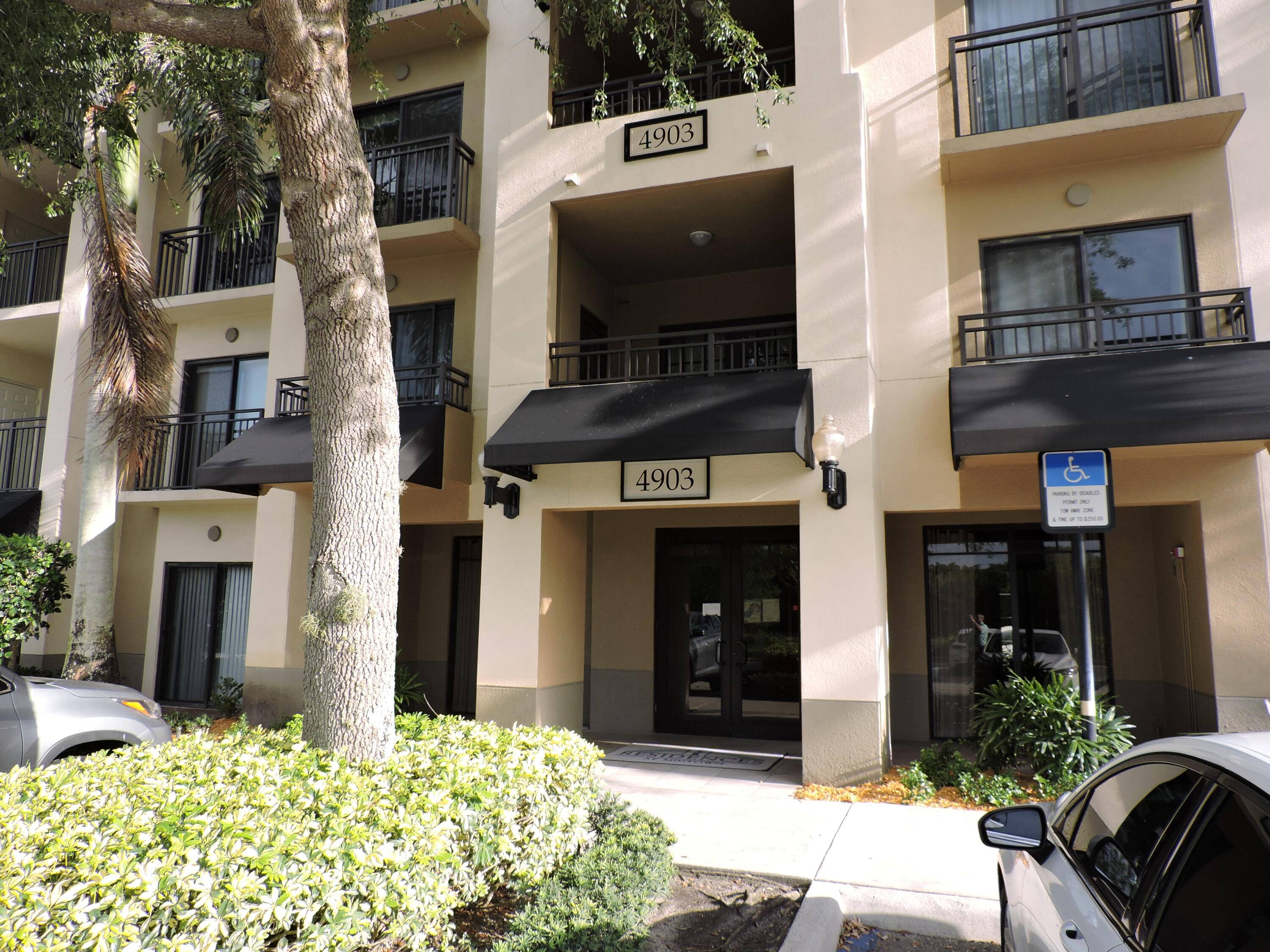 Location Location, This nice condo on 3rd floor with 2 bedroom, 2 full baths, 1, 038 square feet under air, and is located in heart of Palm Beach Gardens and ...