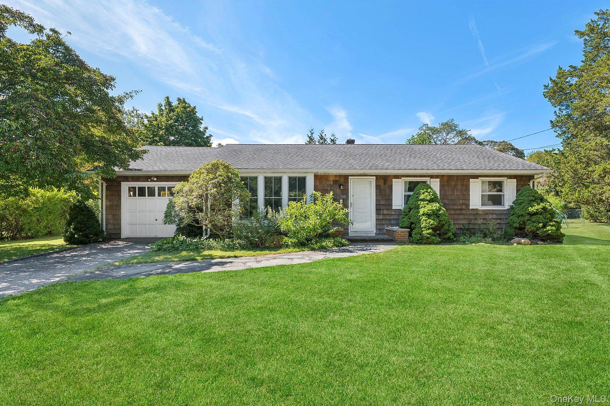 Amazing Winter Rental with a Perfect Location in Sag Harbor Welcome to your new Sag Harbor lifestyle !