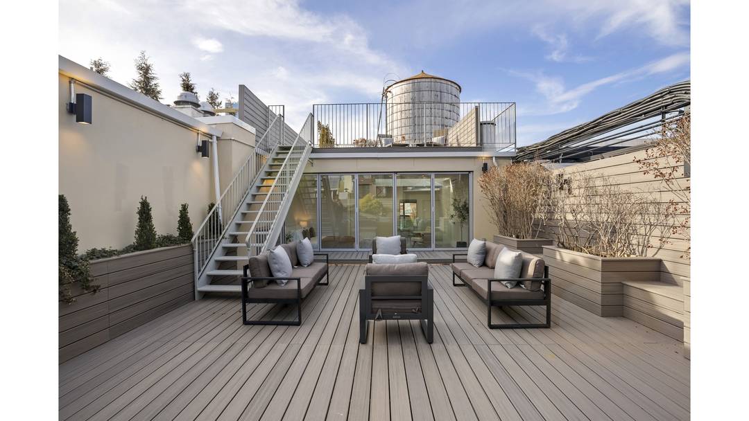 SoHo Penthouse Duplex with Private Terrace amp ; Rooftop Discover an extraordinary fusion of style, sophistication, and luxury in this brand new renovation at 111 Wooster Street, Penthouse C a ...