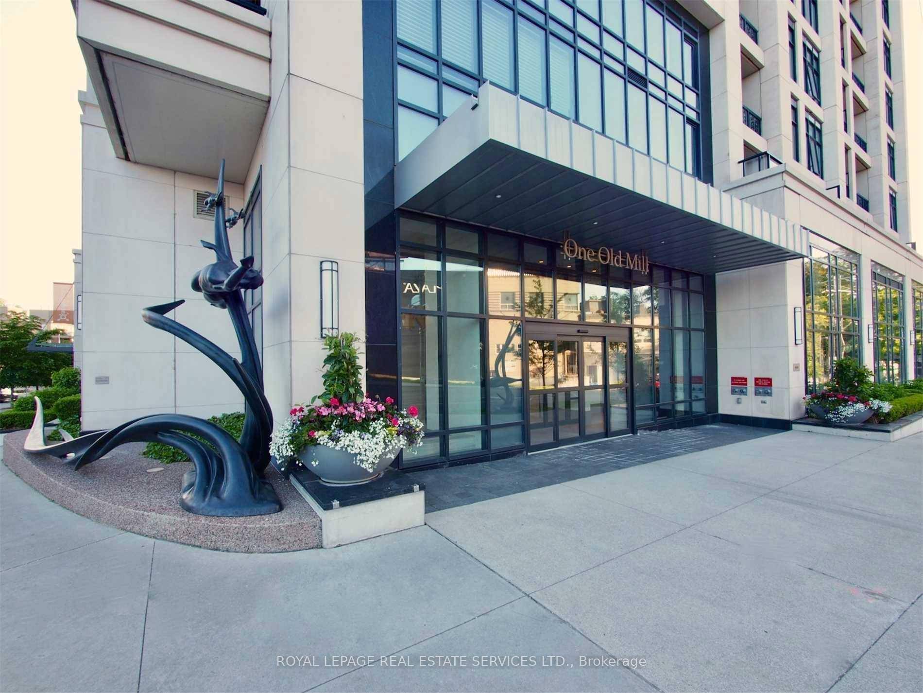 Luxury Boutique Condo In Prime Bloor West Village.