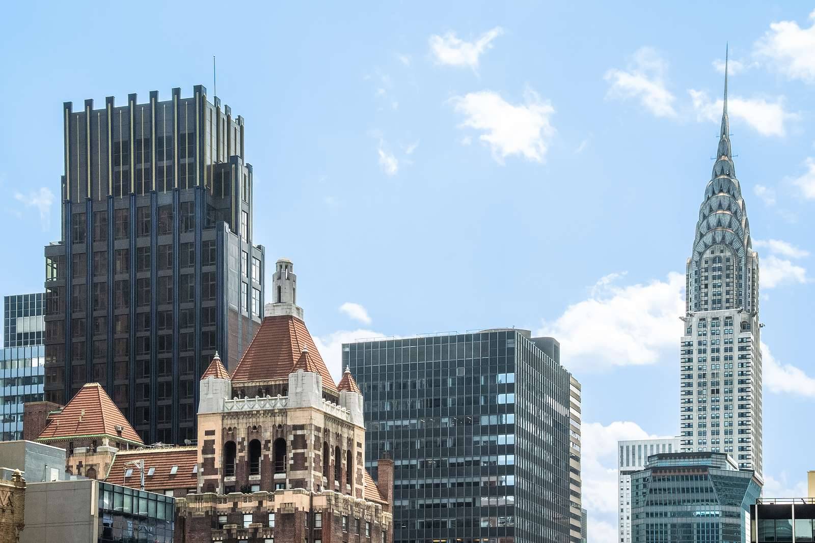 Residents enjoy over 50, 000 square feet of private amenities, separate from the hotel guest areas Wellness amp ; Fitness 25 meter indoor Starlight Pool with skylight overlooking Park Avenue ...