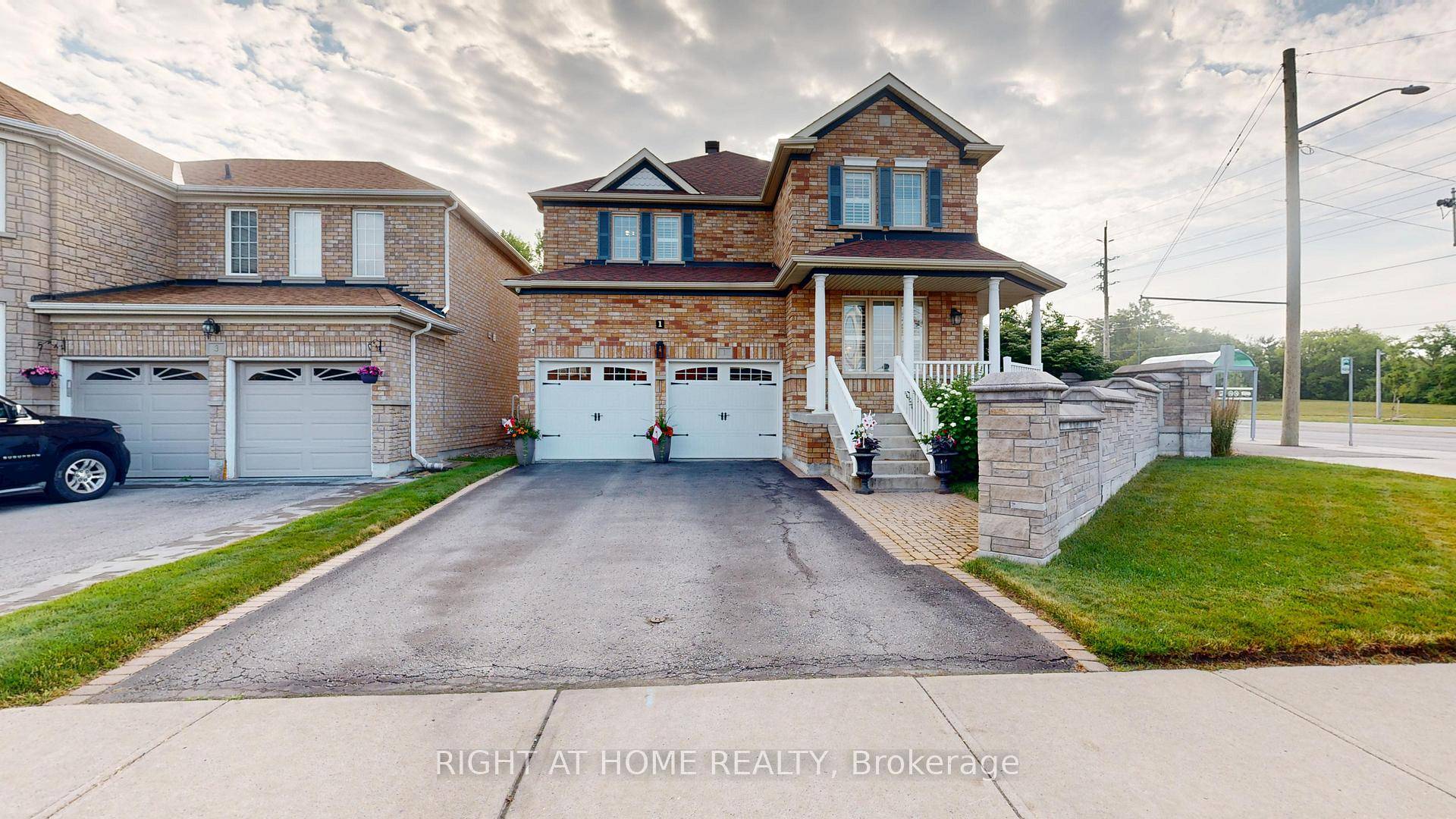 Stunning Great Gulf Wallington Model in Prime Ajax Location !