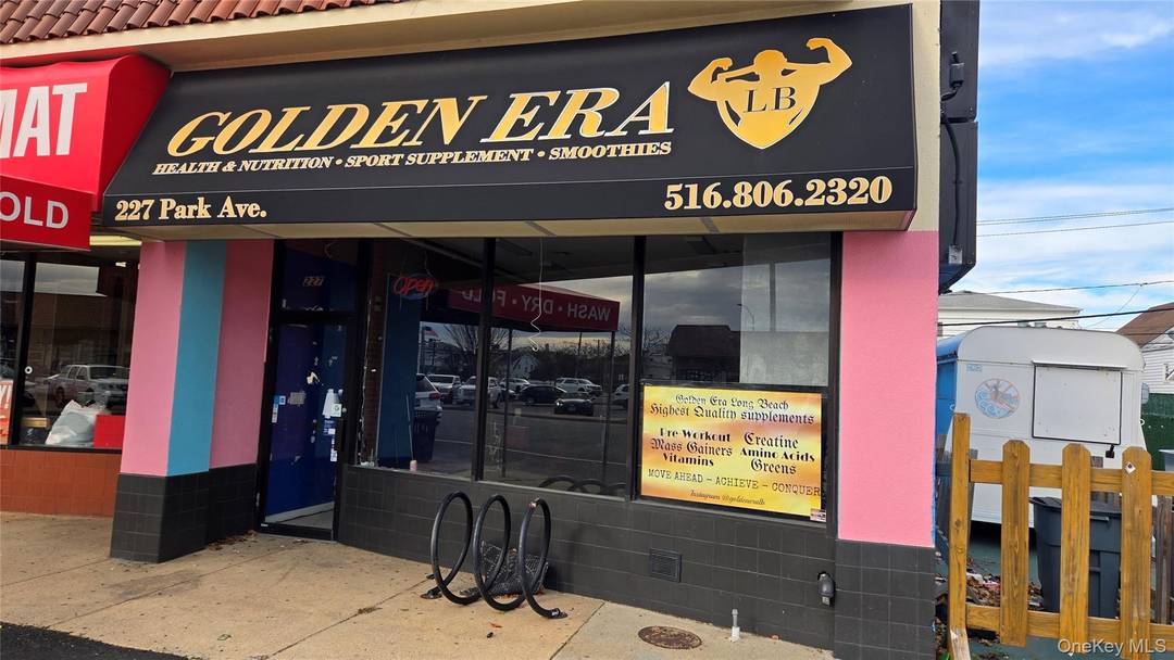 Prime Location ! Storefront 20x90' High traffic East Park Ave.