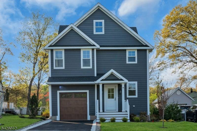 This new construction home in Madison offers an unbeatable value and an incredible opportunity to own new construction in Madison !