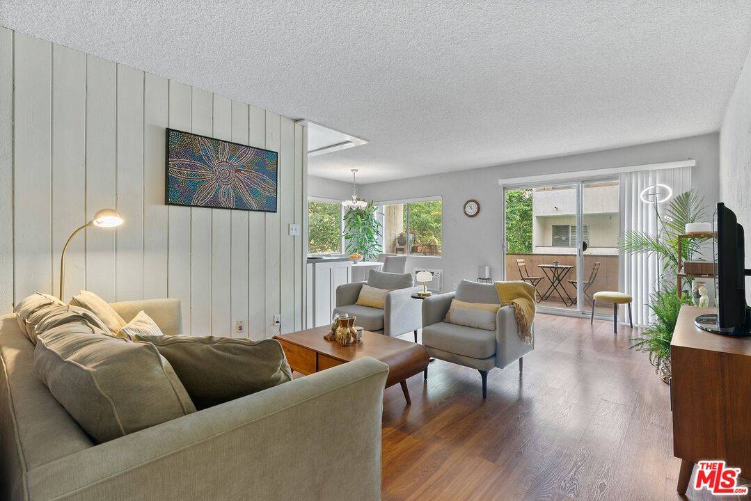 1831   Prosser Ave 2BR La