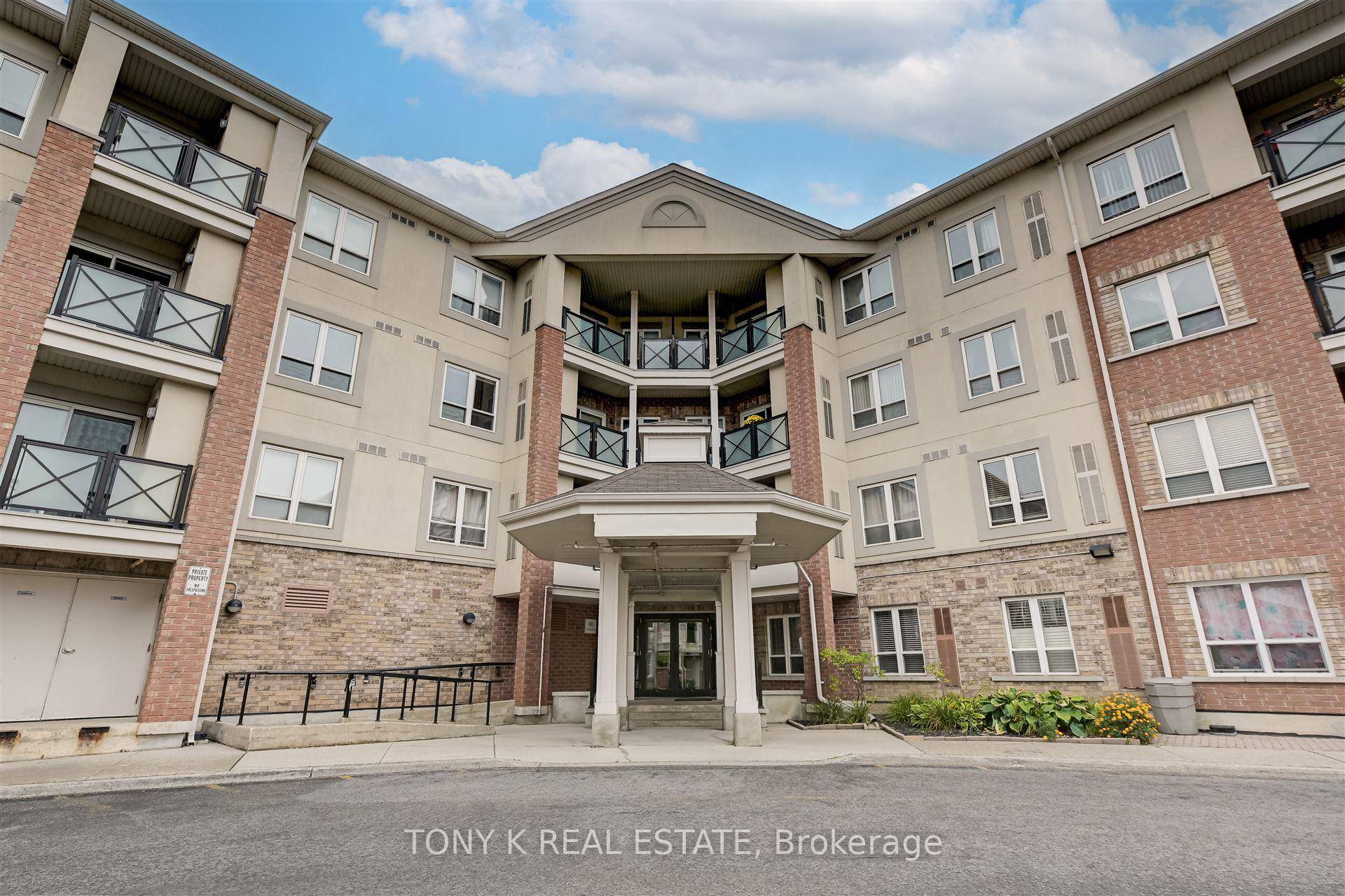 Welcome to your new home in this charming 1 bedroom condo, located in the vibrant heart of Scarborough !
