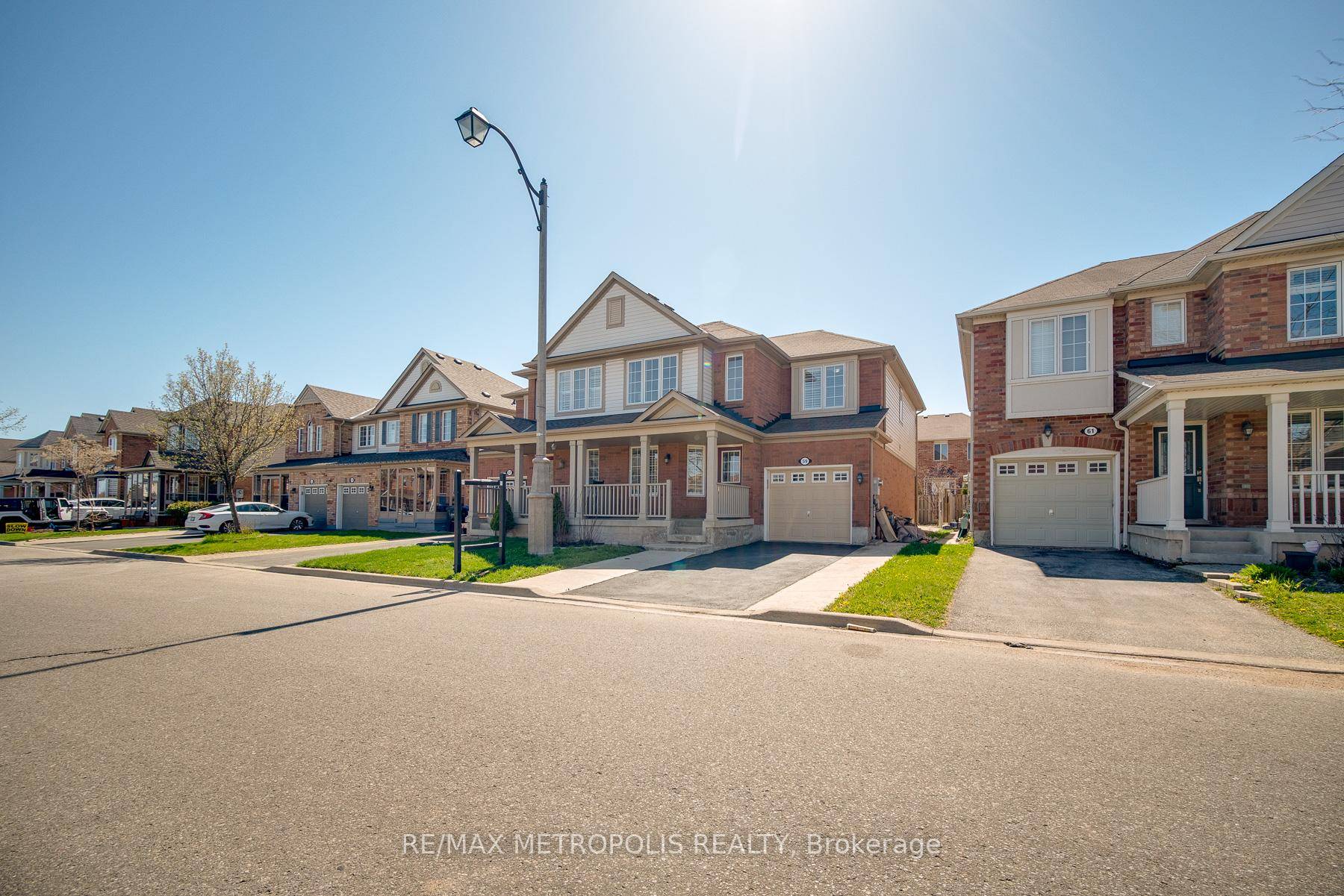 Welcome To A Gorgeous 2 Storey Semi Detached Home In A Desirable Credit Valley Community, Featuring 3 1 Spacious Bedrooms And 4 Bathrooms.