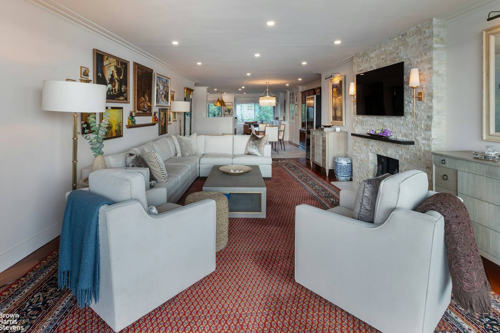 Perched high above the Hudson River, this exquisitely renovated residence offers a rare combination of high end custom finishes and sweeping, unobstructed views.