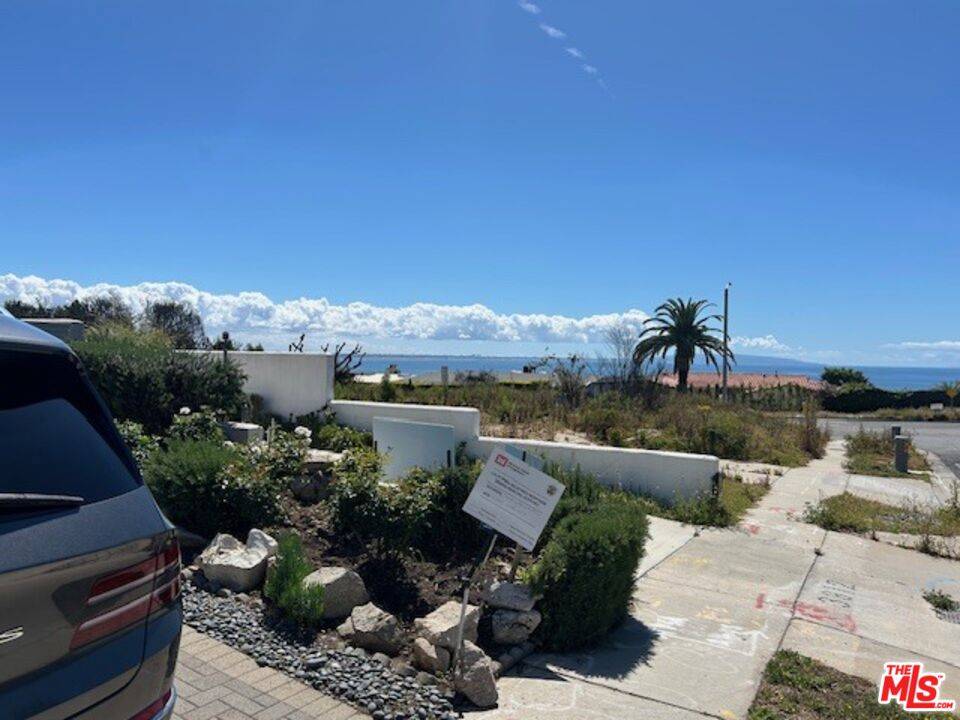 3908 Castlerock Rd 3BR Malibu La