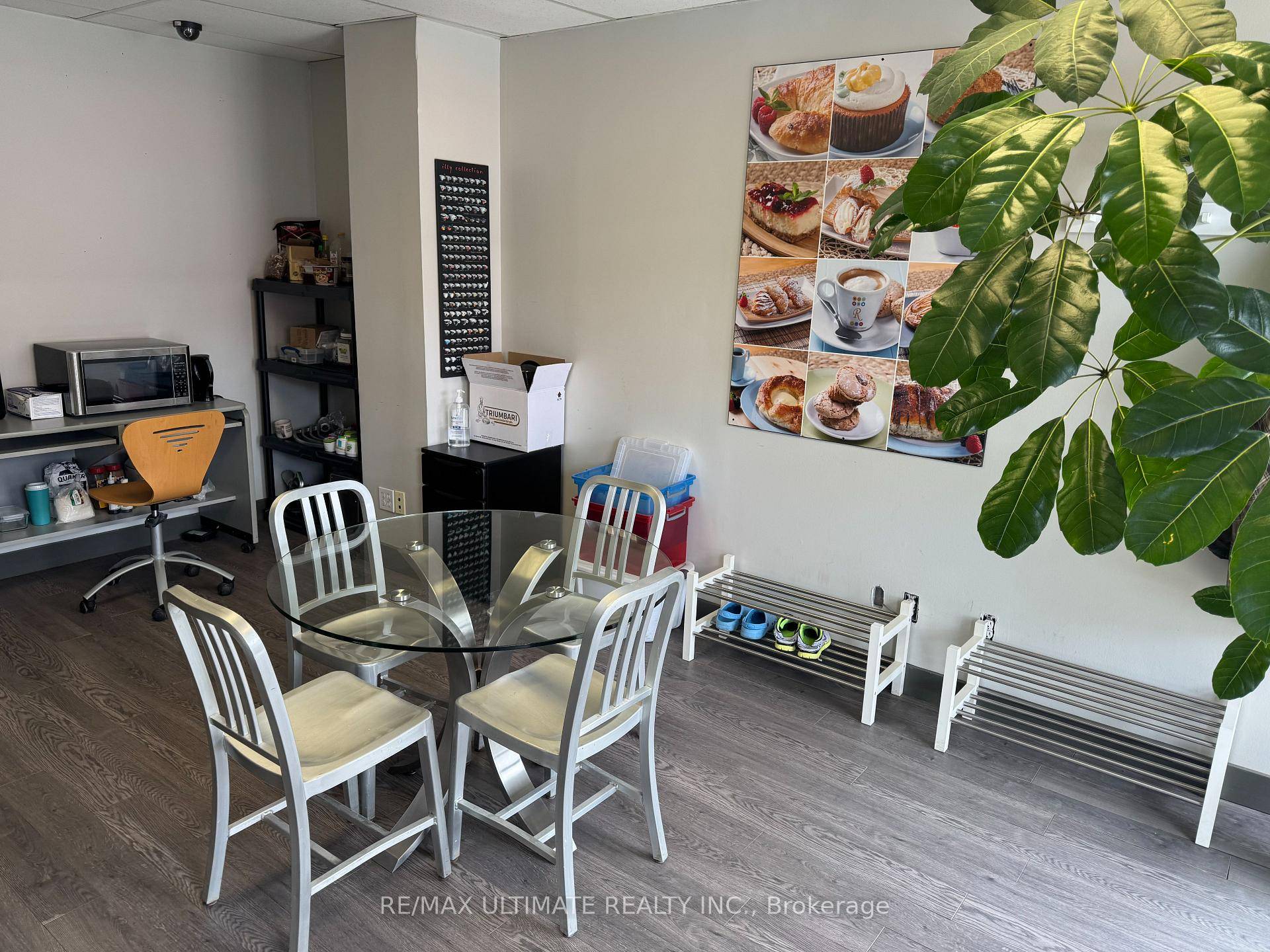 RISE TO THE TOP ! ! Established and fully equipped production Bakery perfectly situated just off the QEW !