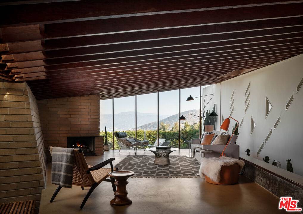 7316 Caverna Dr 2BR Hollywood Hills East La