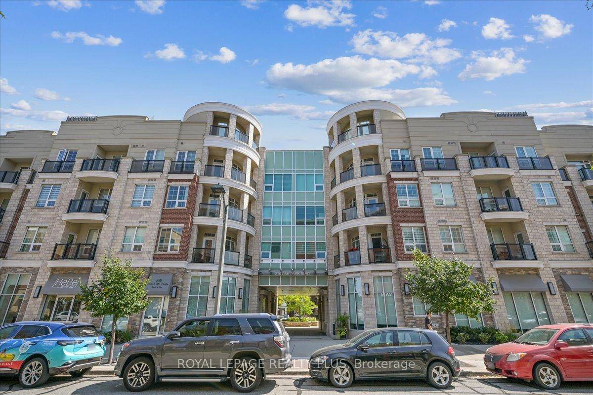 Modern living in the heart of Oakvilles Uptown Core !