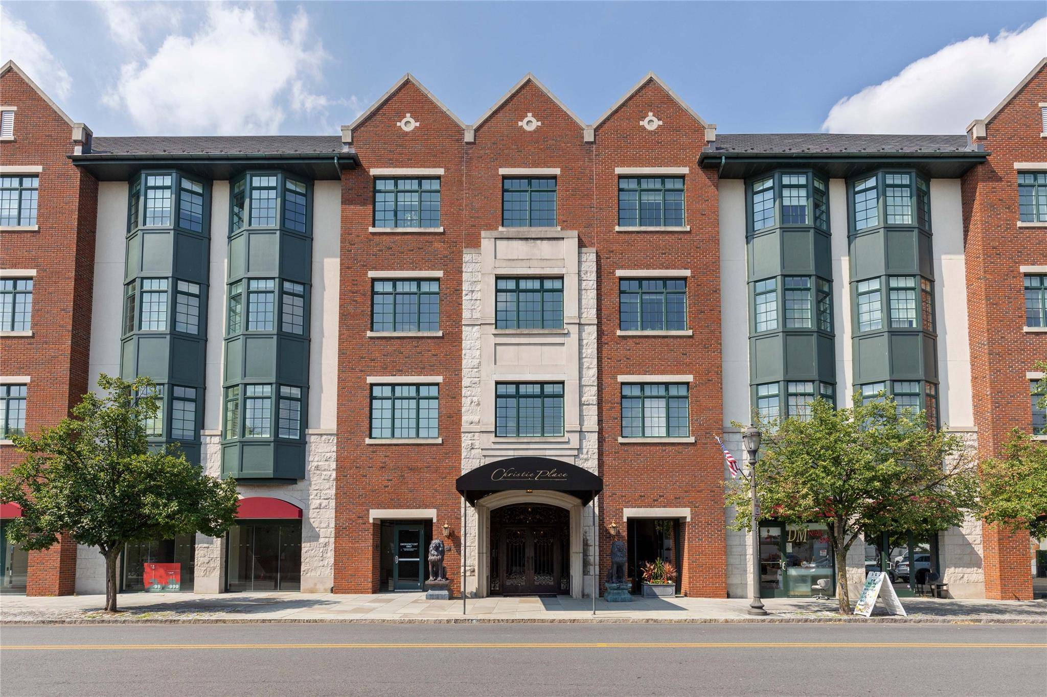 One Christy Place West An Exceptional Residence in the Heart of Scarsdale A rare opportunity to own a flawlessly redone two bedroom, two bath heated floors residence in the prestigious ...
