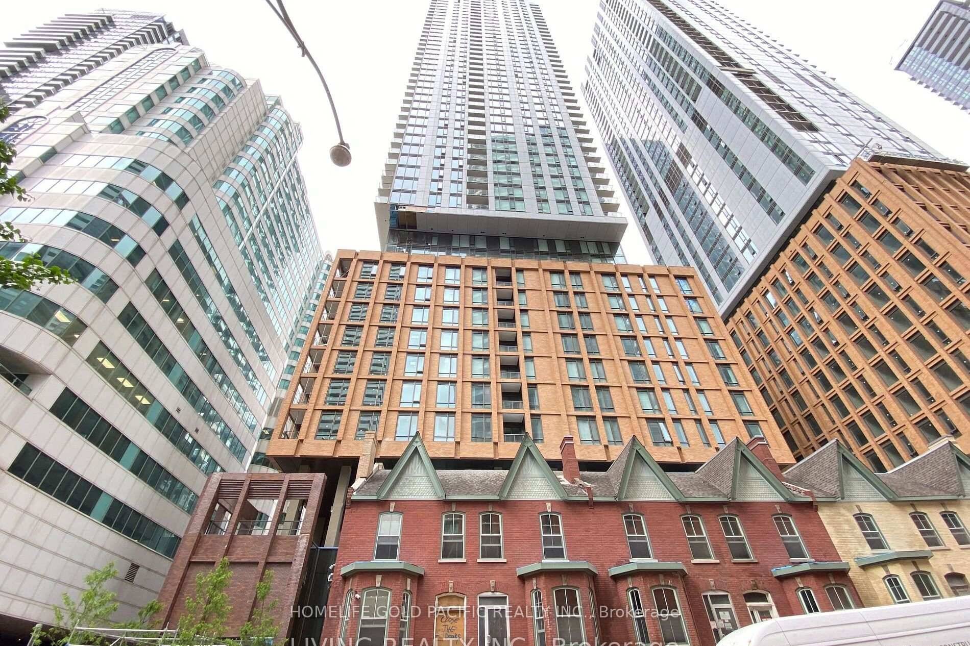 Welcome to the brand new one bedroom den unit in the luxury Theatre District Condo.