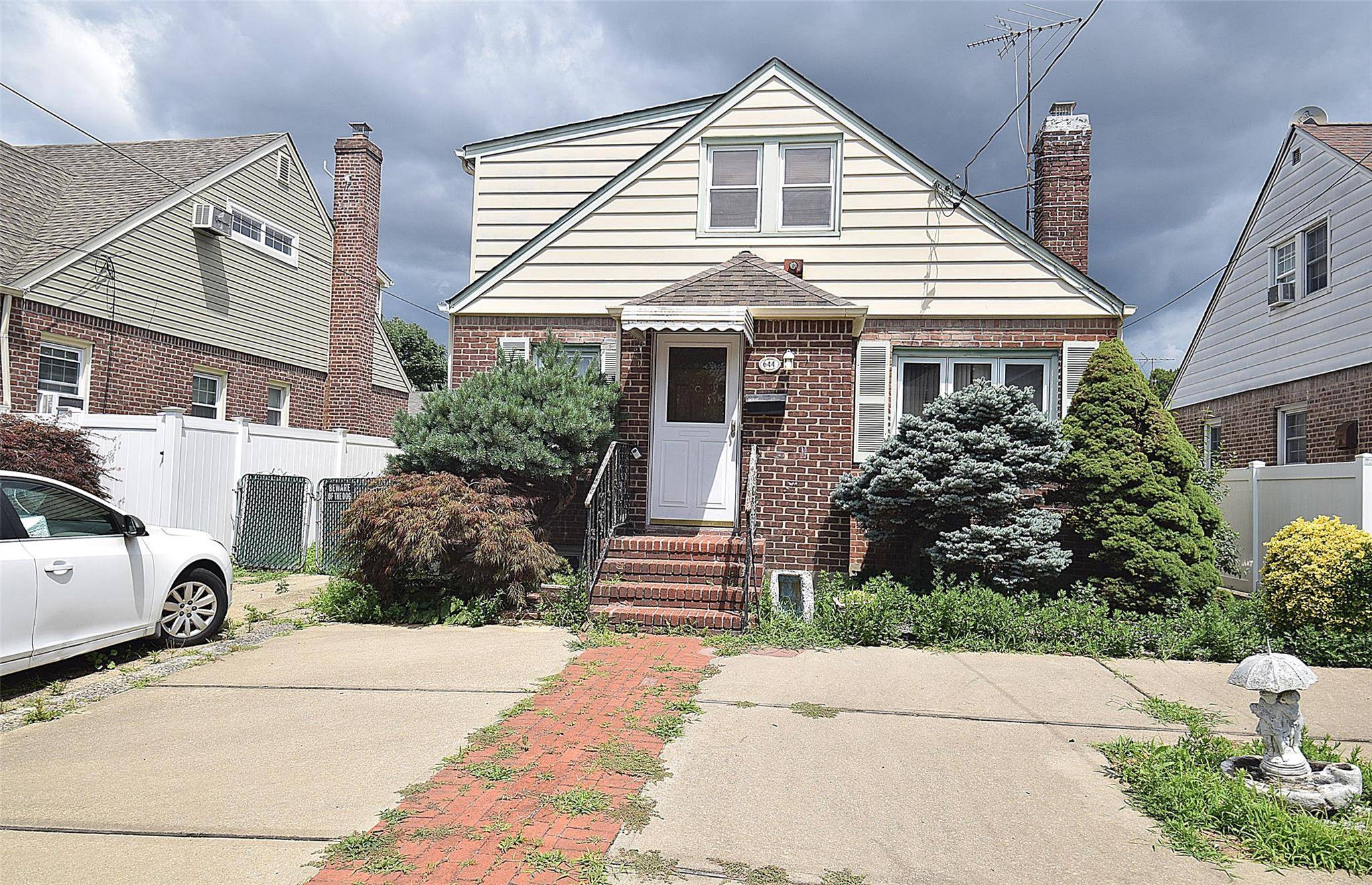 HERE IT IS ! This is Your Chance to Own Your Very Own Home in the Serene Suburbs of Beautiful Long Island !