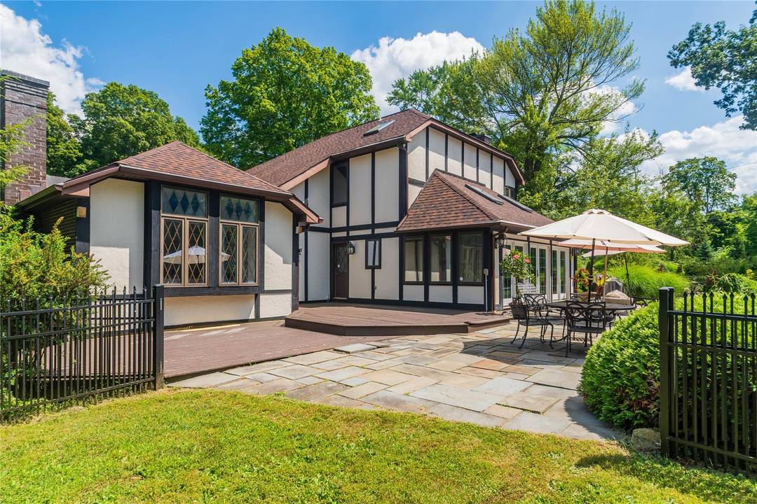 Welcome to your own private retreat in the historic Milltown area of Southeast.