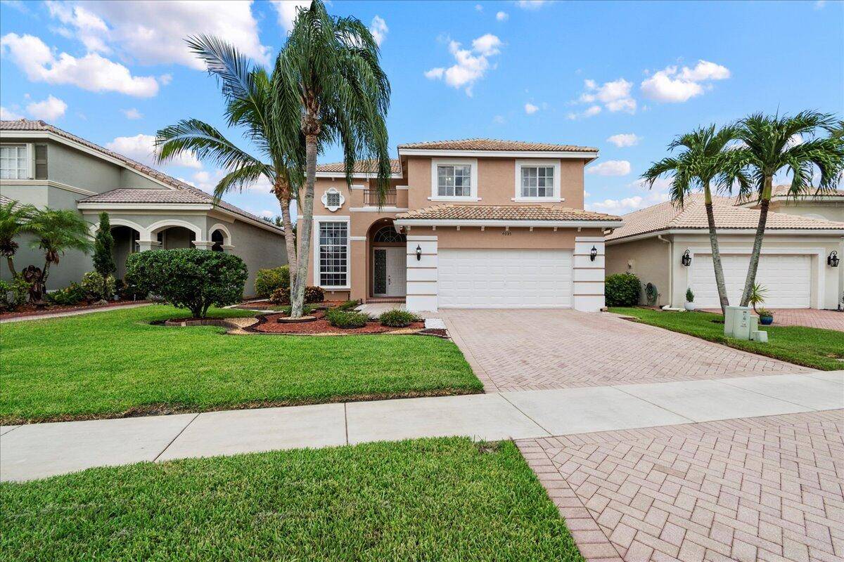 Bright Elegant Pool Home in Wellington ShoresStep into the airy sophistication of this original owner pool home, ideally located in the resort style community of Wellington Shores just steps from ...