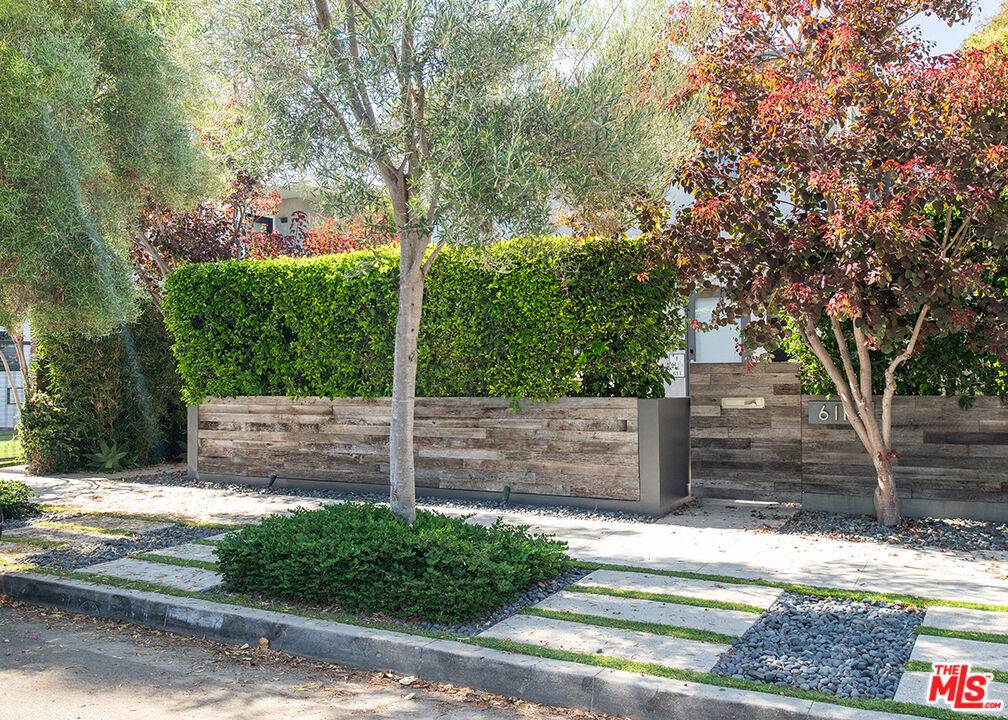 611   Santa Clara Ave Marina Del Rey LA