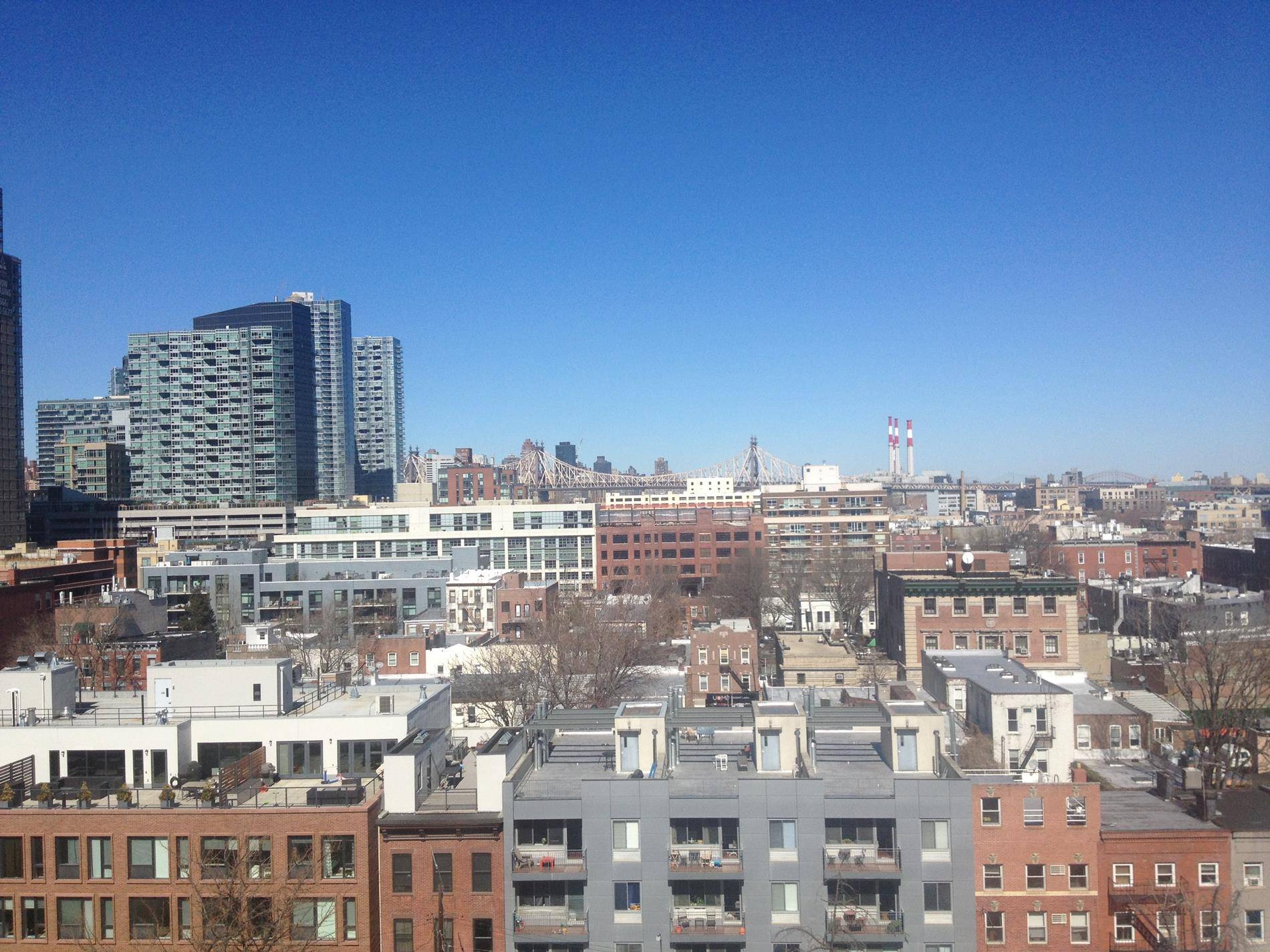 Welcome home to this tranquil 1 bed 1 bath home office with amazing views in the sought after One Hunters Point condo building located 2 blocks from the 7 train ...