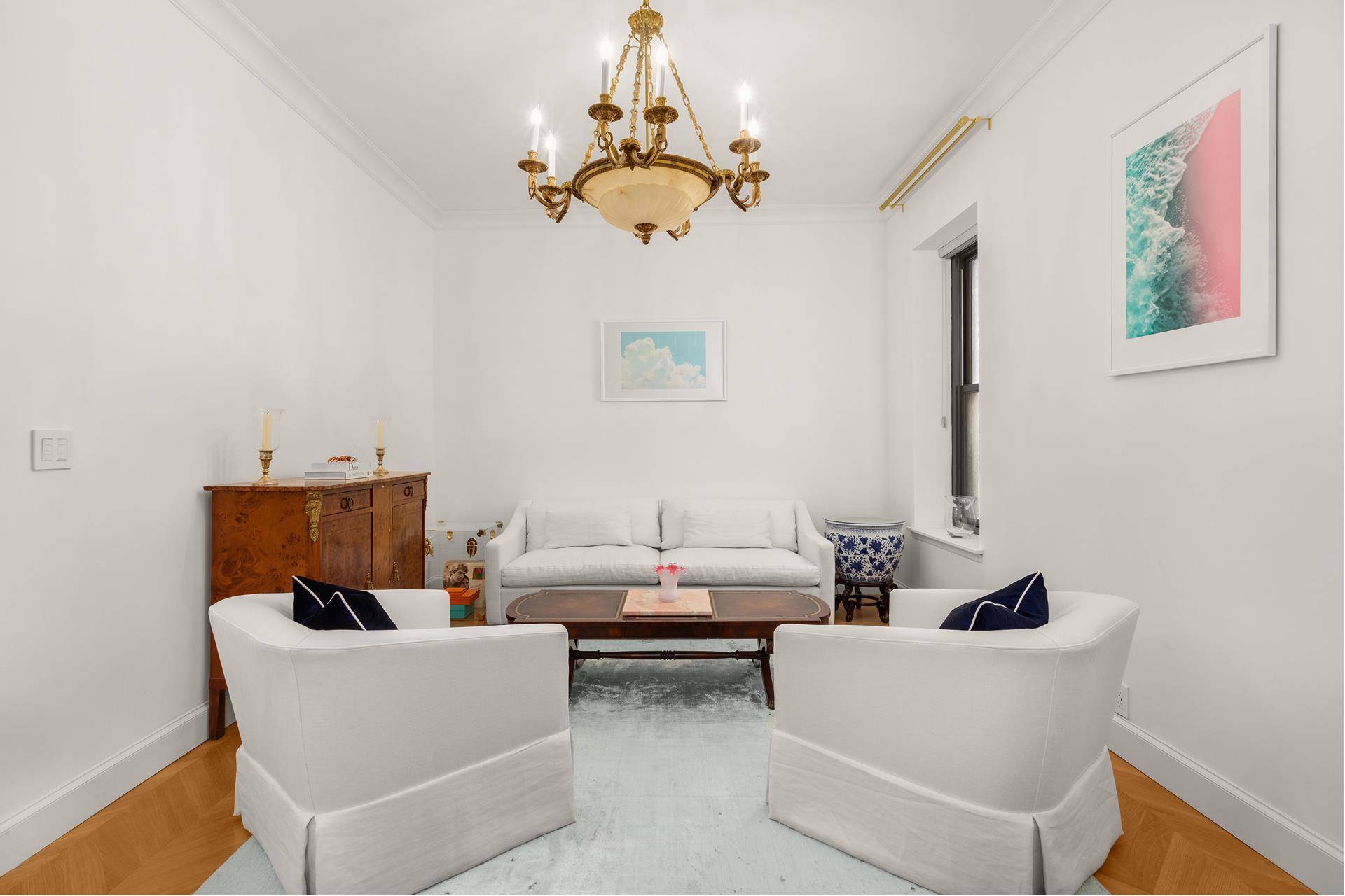 PRIME PARK AVENUE 1BR NEWLY RENOVATED VERY LOW MONTHLIES 10' CEILINGS FRENCH ART DECO FLAIR Immerse yourself in sophistication with this stunning newly renovated one bedroom residence on the Upper ...